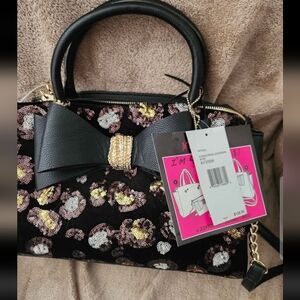 Elegant Black and Gold Women's Handbag/ Also Includes Matxhing Wristlet♡